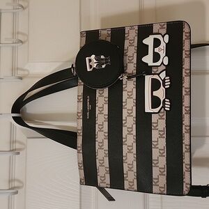 3 piece set Karl Lagerfeld black and tan tote bag w coin purse and wrislet NWT